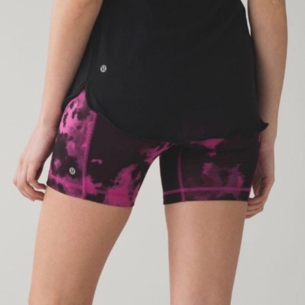 🛑SOLD Lululemon What the Sport Bike Short in Blooming Pixie Raspberry Size 4 - Picture 3 of 9